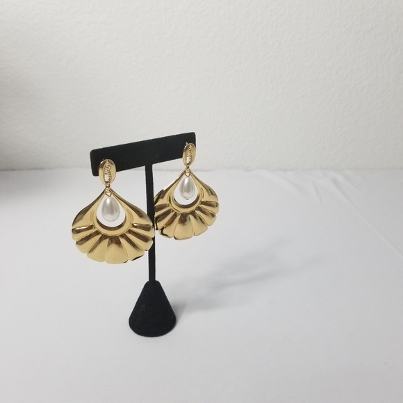 2 For 29 Metallic Earrings NWOT - Picture 5 of 5